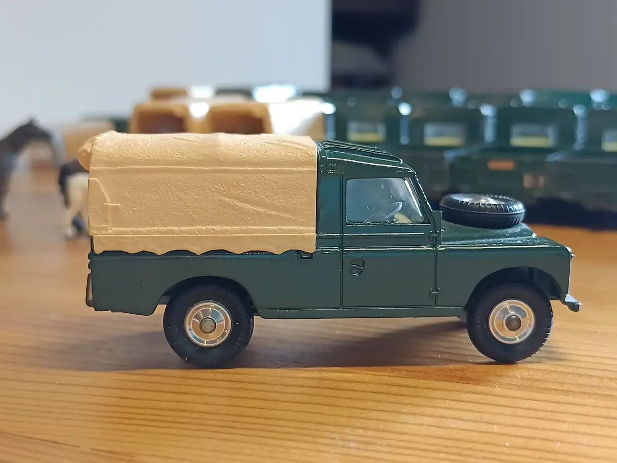 438 Land Rover In Deep Green With Original Box 1 1