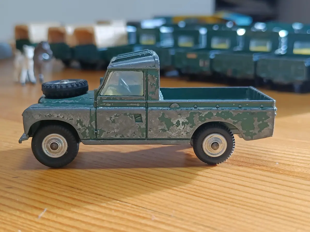 438 Land Rover In Deep Green 10 1