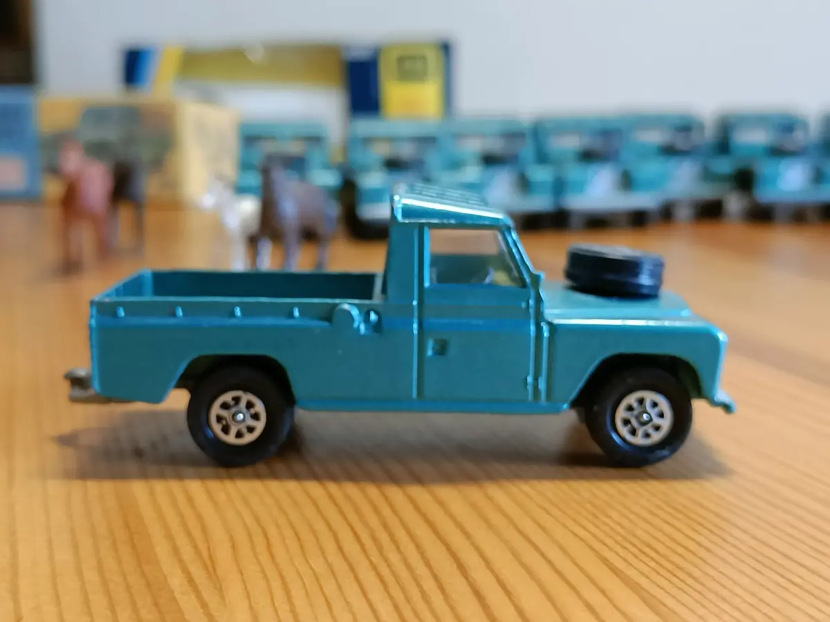 438 Land Rover In Turquoise-Green With Whizzwheels 10 1