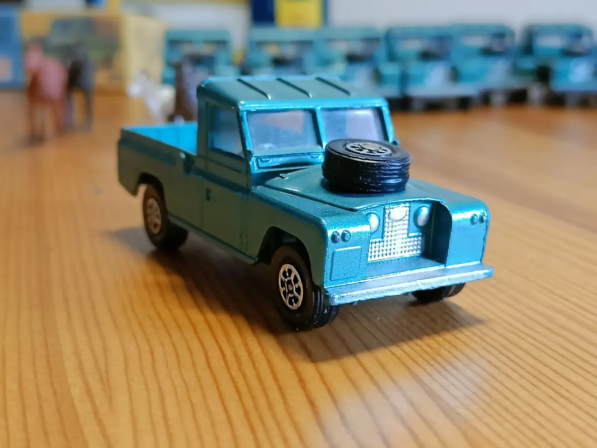 438 Land Rover In Turquoise-Green With Whizzwheels 10 2