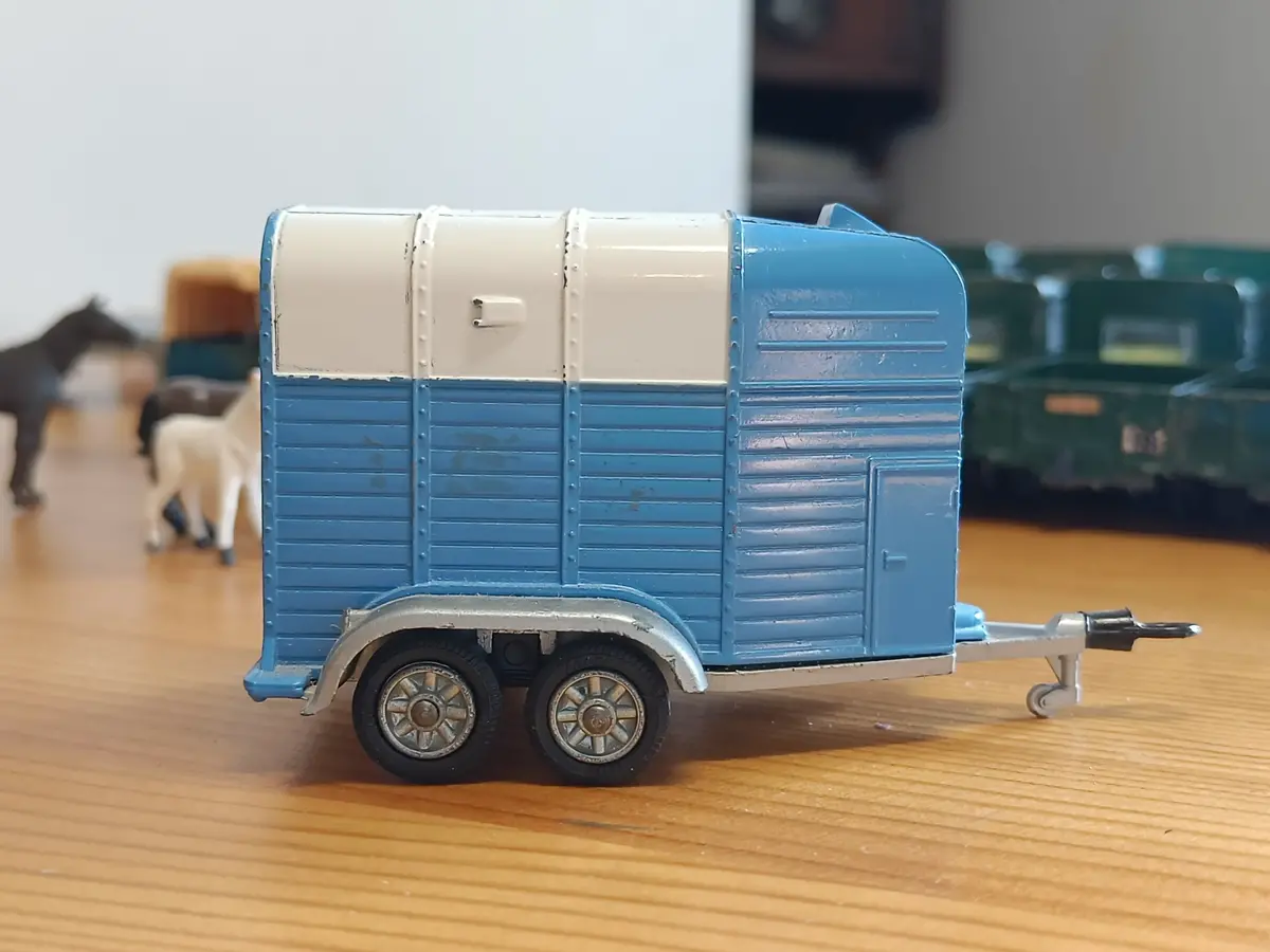112 Rice Double Horsebox (5) *With Eight-Spoke Wheels* 1