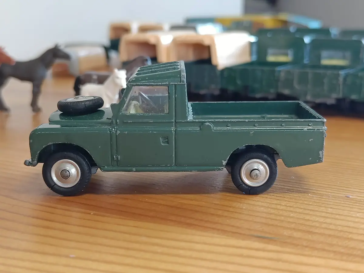 438 Land Rover In Deep Green 13 1