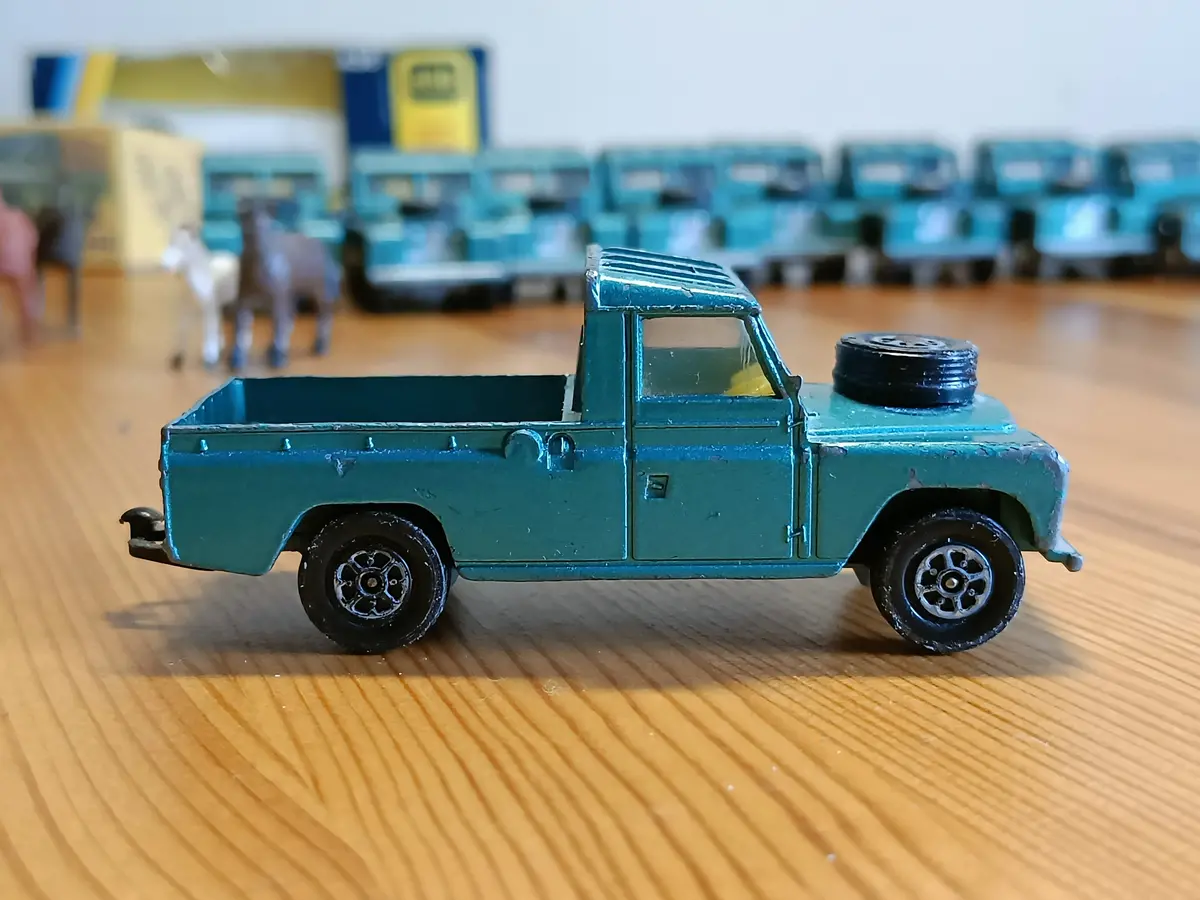 438 Land Rover In Turquoise-Green With Whizzwheels 13 1