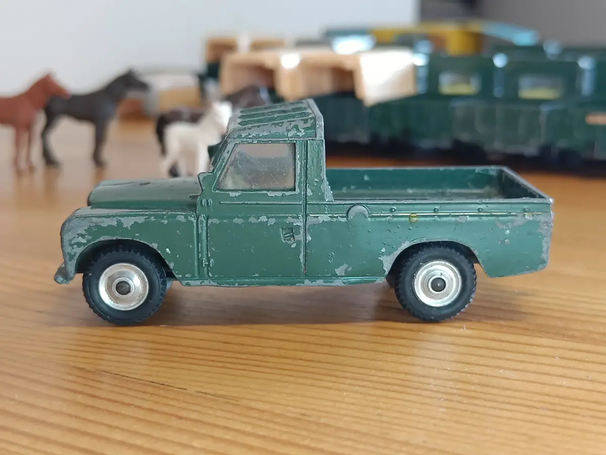 438 Land Rover In Deep Green 14 1