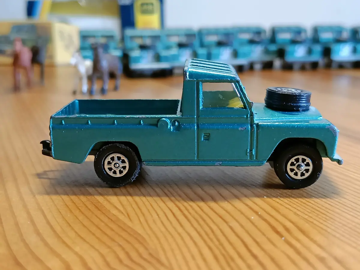 438 Land Rover In Turquoise-Green With Whizzwheels 14 1