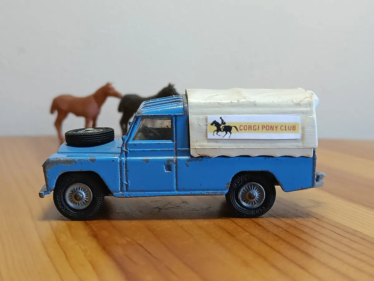 Gift Set 15 Pony Club Land Rover (2) 1