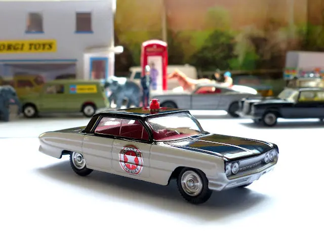 R237 Oldsmobile Sheriff's Patrol Car (Model Club Issue) 1