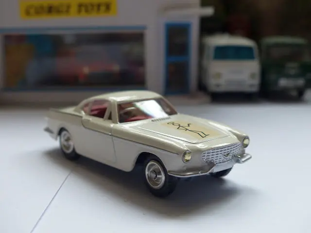R258 The Saint's Volvo P1800 (Model Club Issue) 1