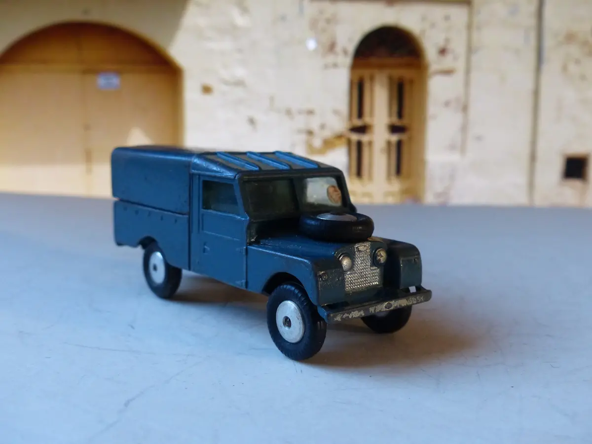 351 Raf Land Rover With Original Box 1