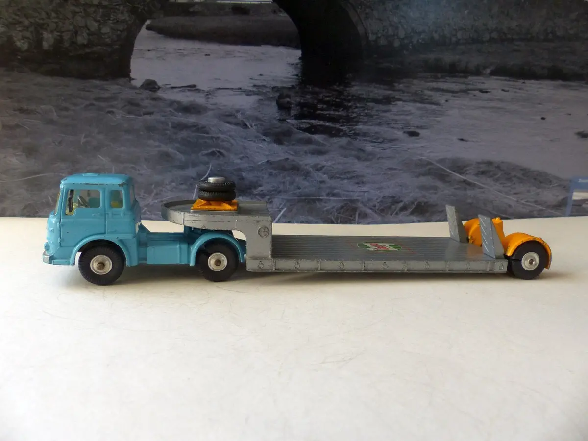 1131 Bedford Tk Carrimore Machinery Carrier 1