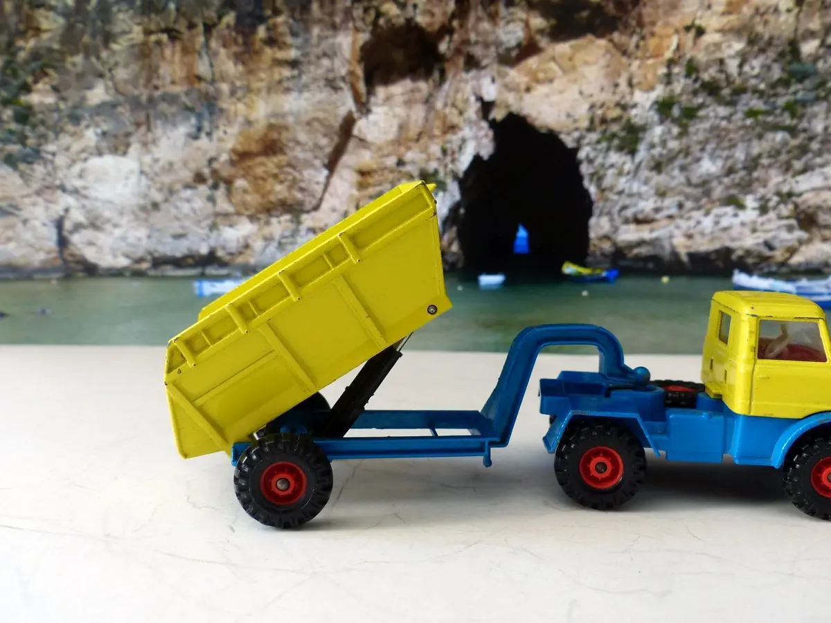 1145 Unimog With Goosenck Dumper (2Nd Edition) 1