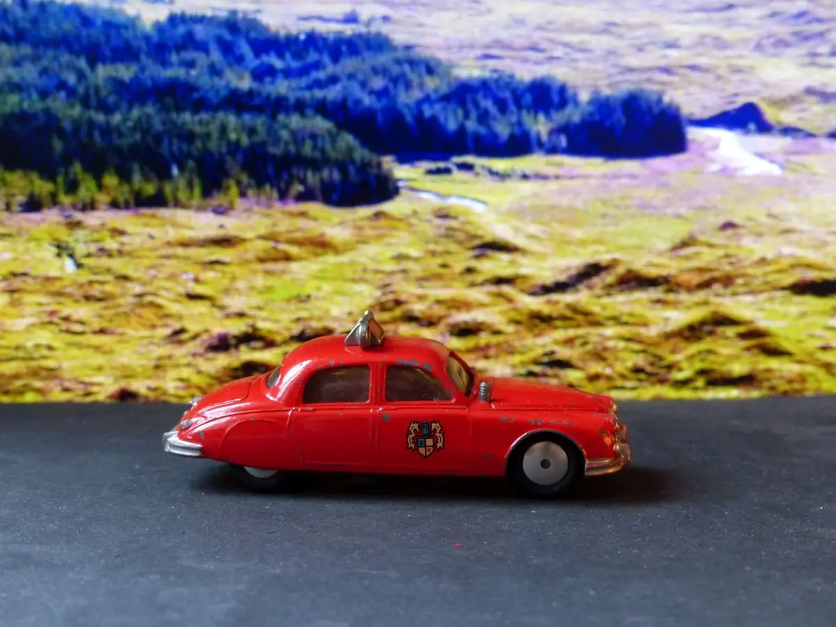 213 Jaguar 2.4 Fire Chief's Car 1