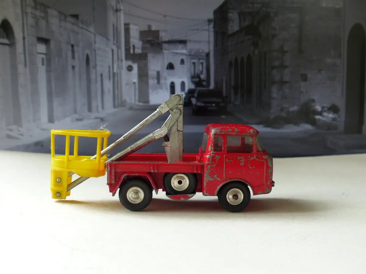 Gift Set 14 Hydraulic Tower Wagon (Rare Late Edition) 1