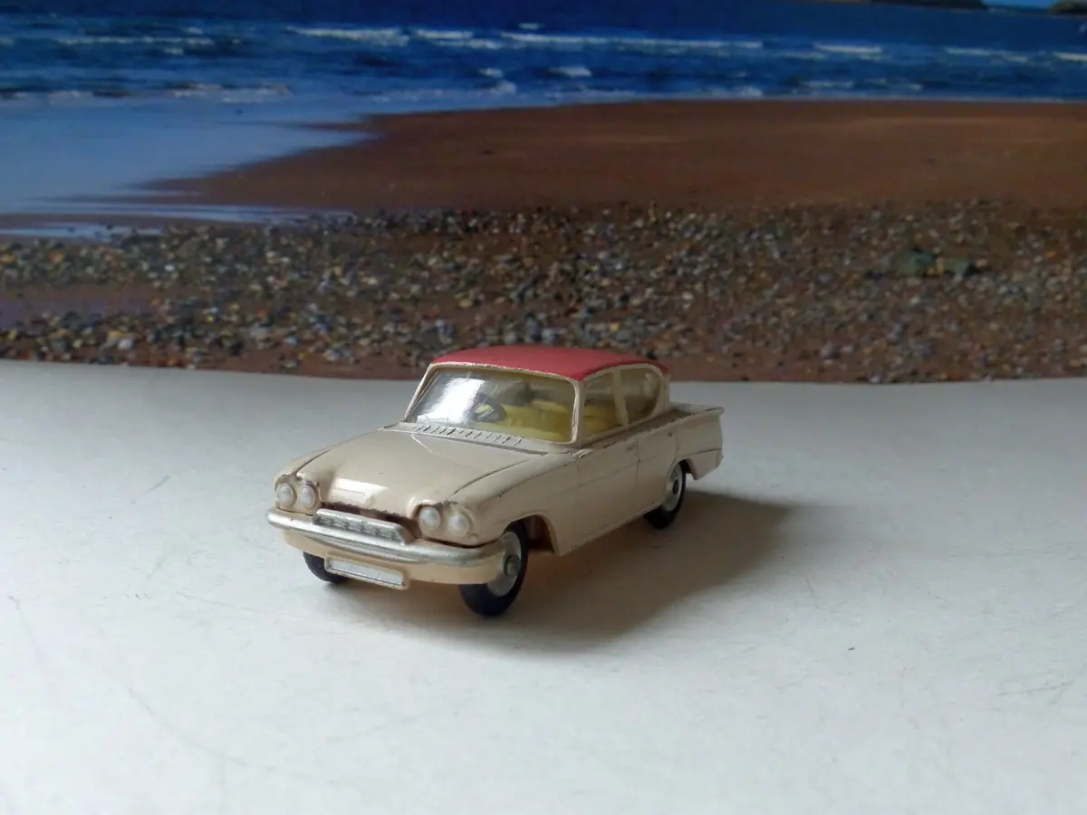 234 Ford Consul Classic With Free Spinning Wheels 1