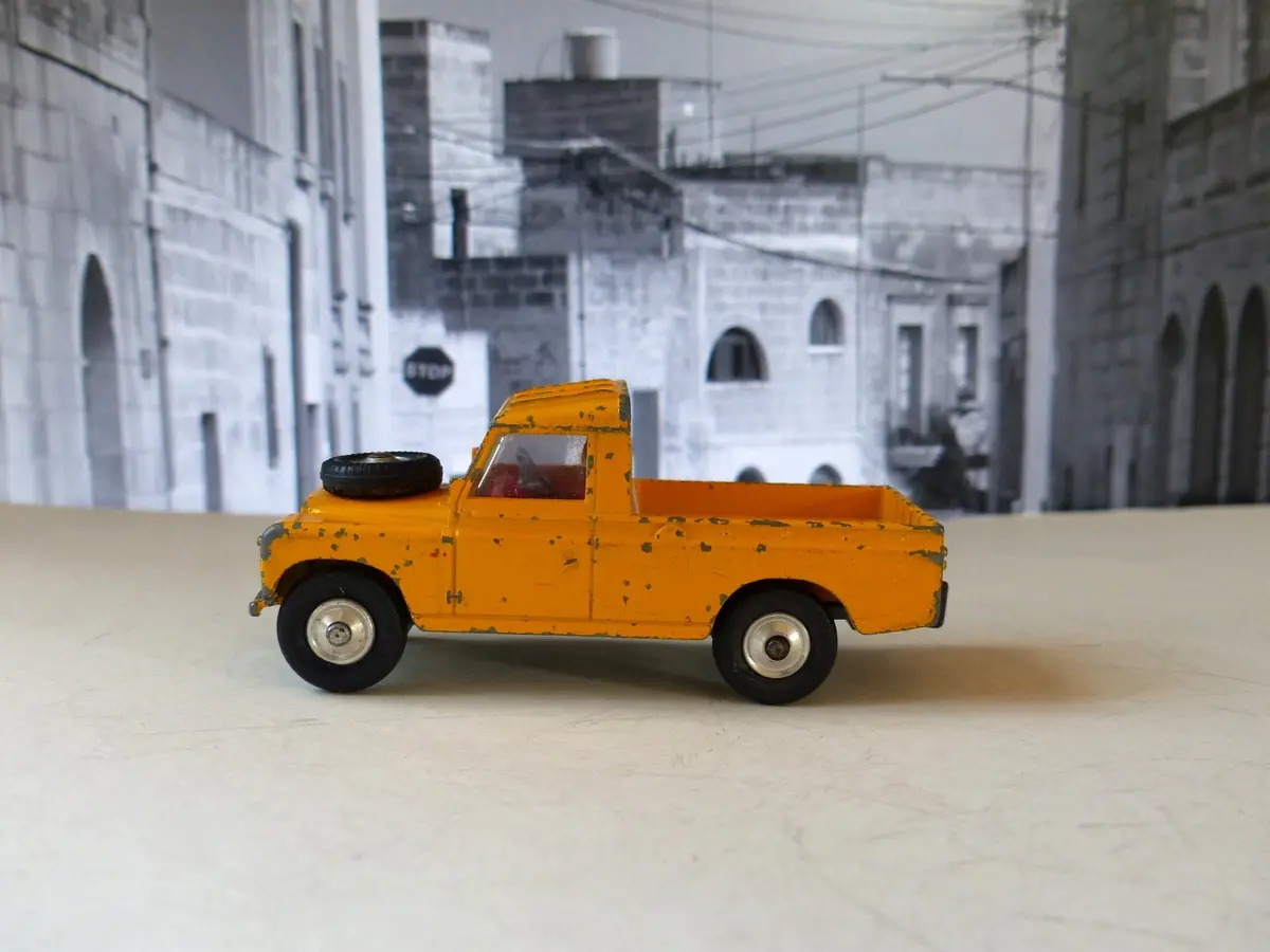 406S Land Rover 1