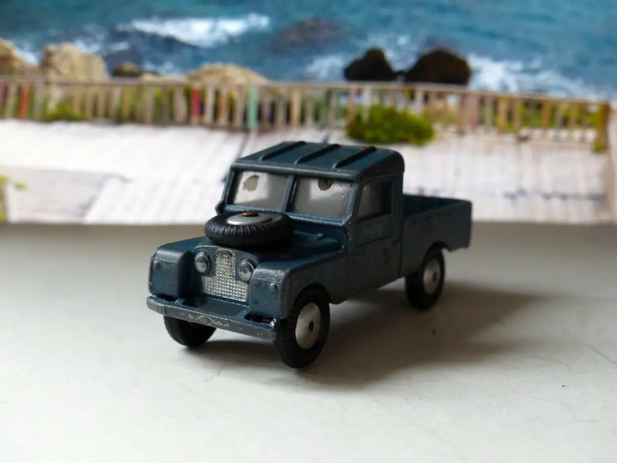 351 Raf Land Rover 1