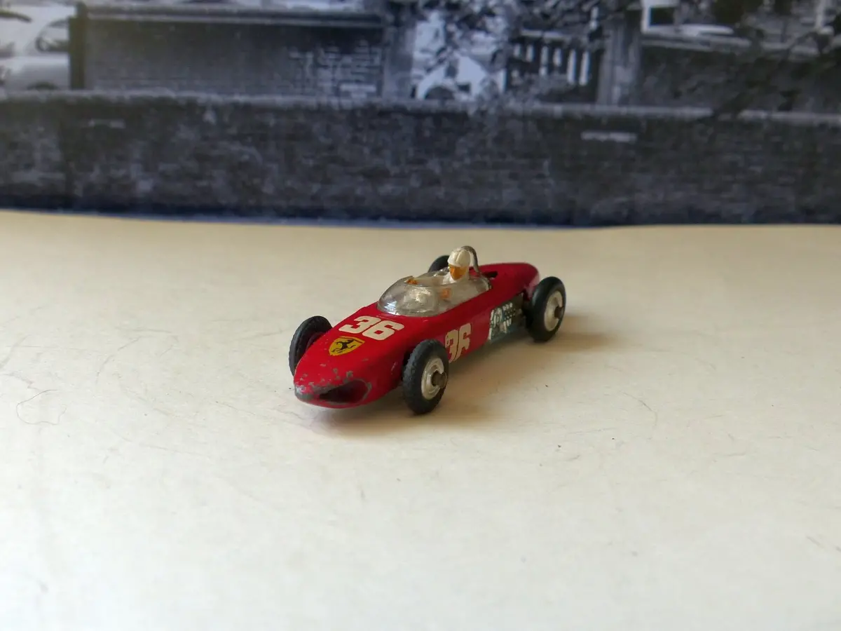 154 Ferrari F1 Racing Car 1
