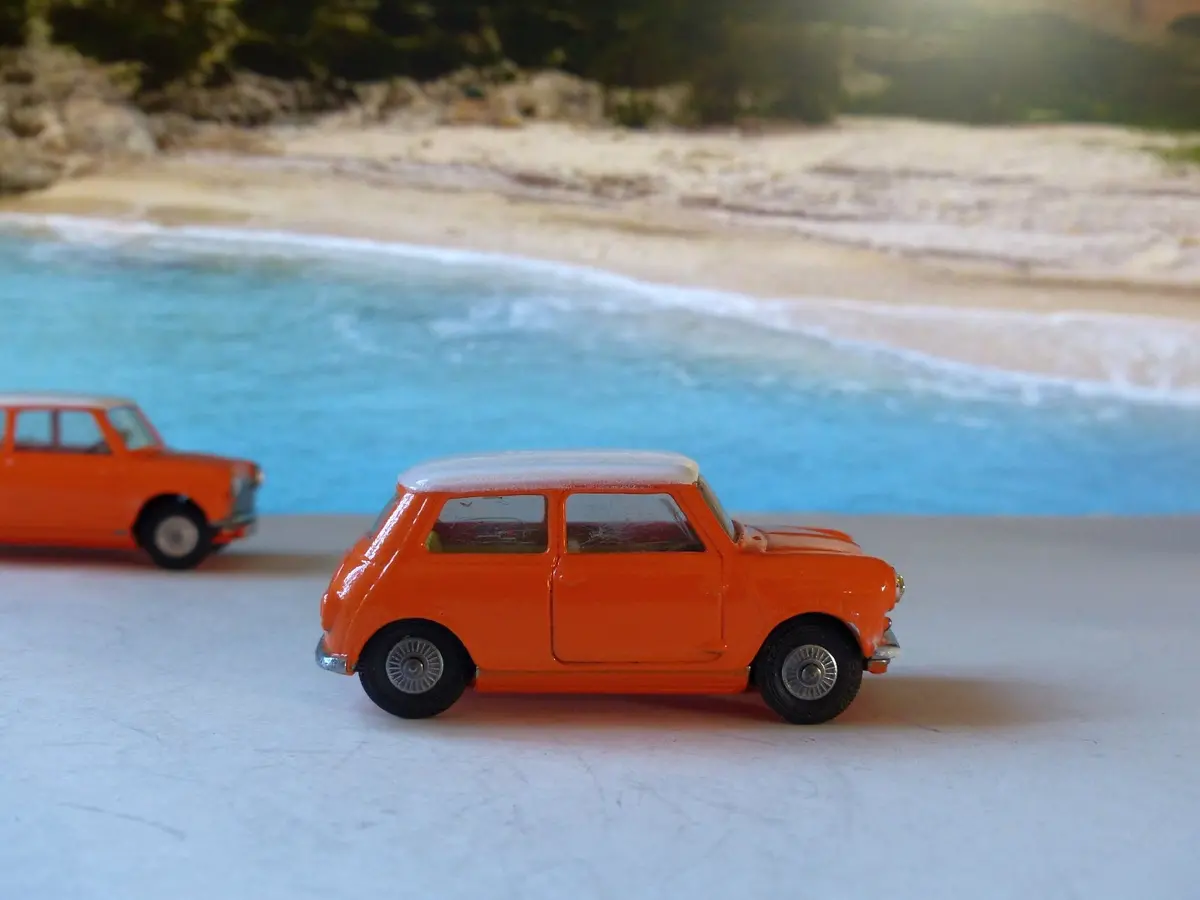 249 Morris Mini Cooper In Orange With Lemon Interior (Rebuilt) 1