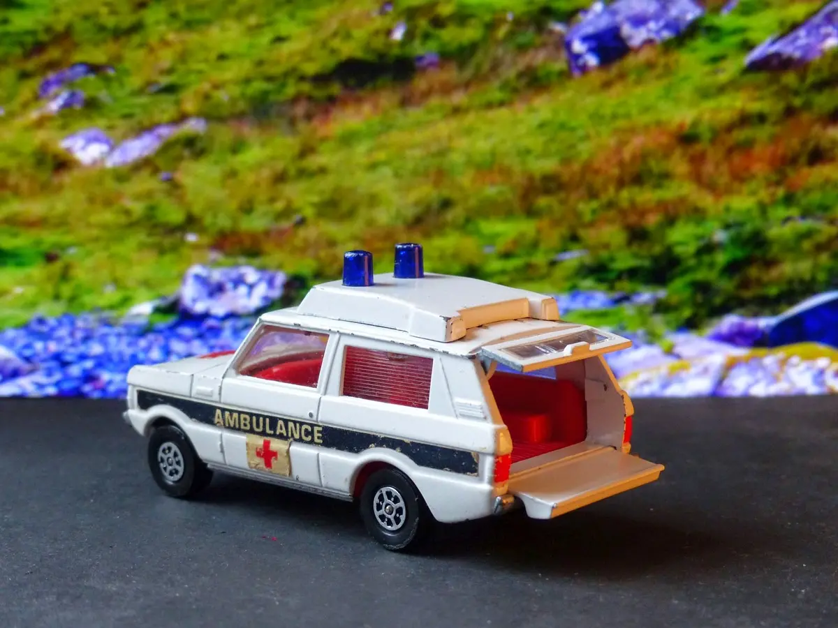 482 Range Rover Ambulance 1