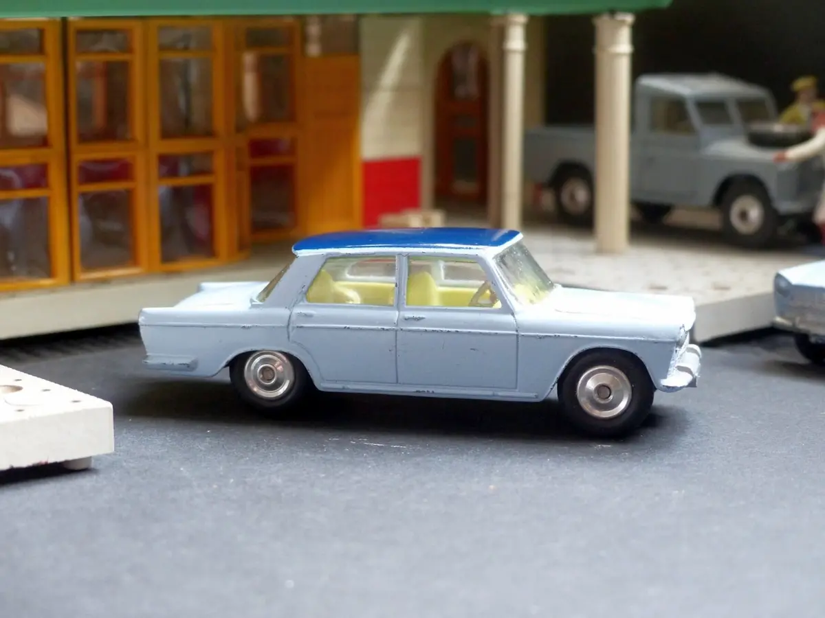 217 Fiat 1800 In Two-Tone Blue And Original Box 1