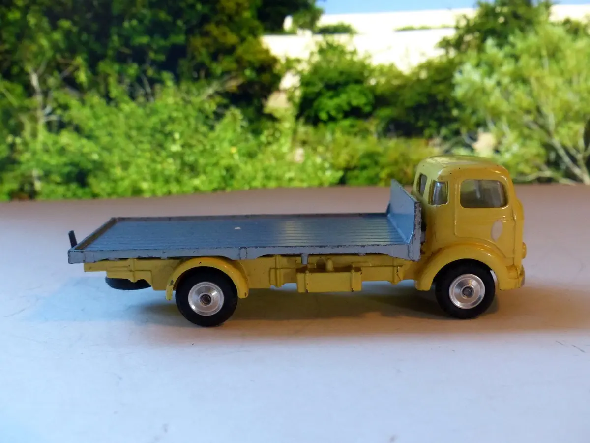 454 Commer 5 Ton Lorry In Cream And Silver 1