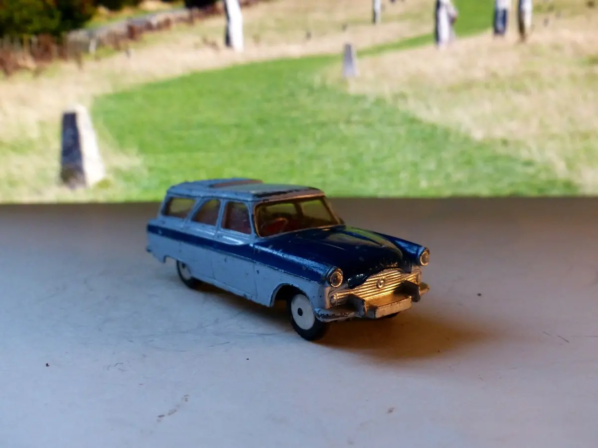 424 Ford Zephyr Estate 1