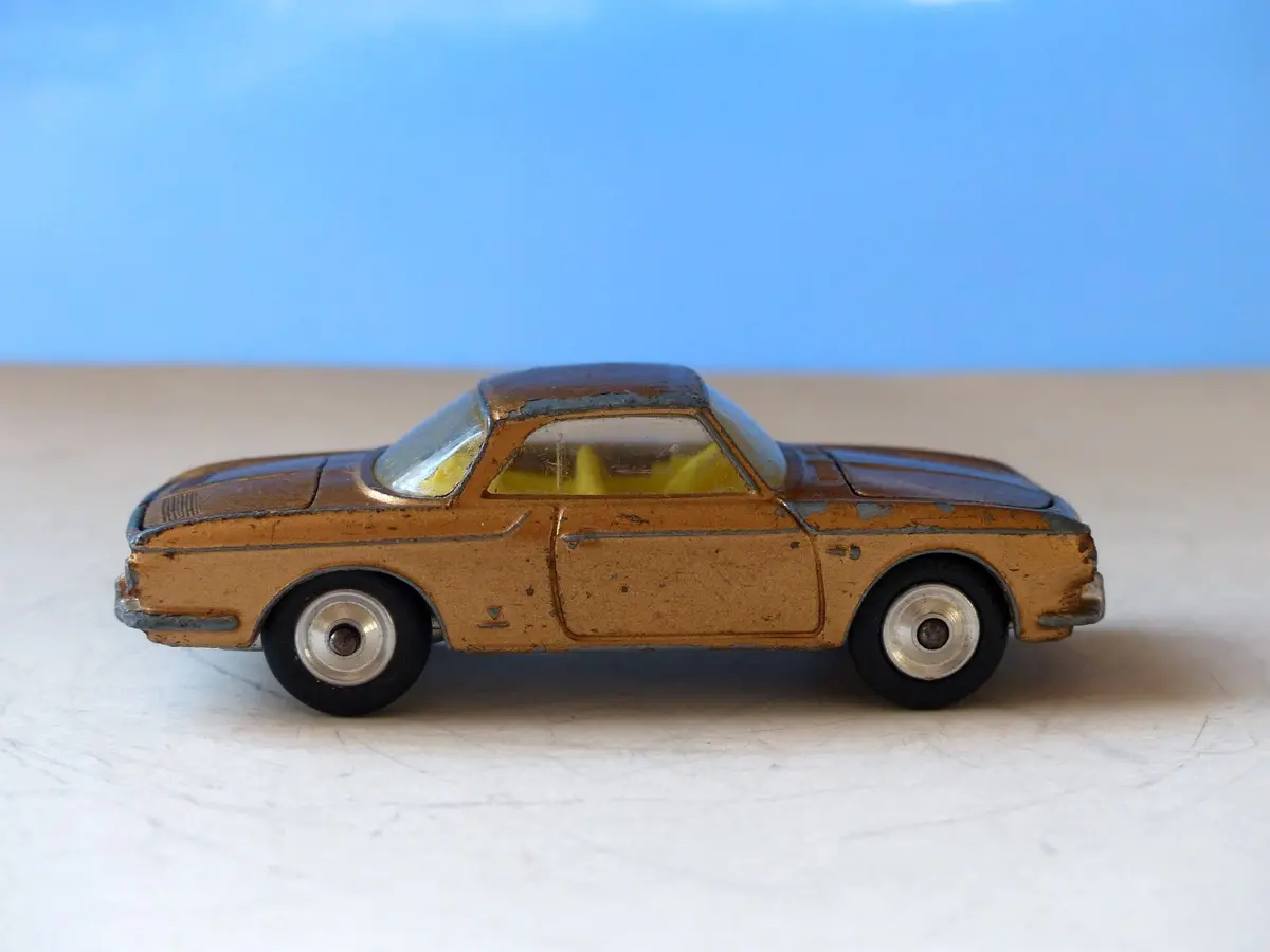 239 Volkswagen Karmann Ghia 1500 In Gold 1