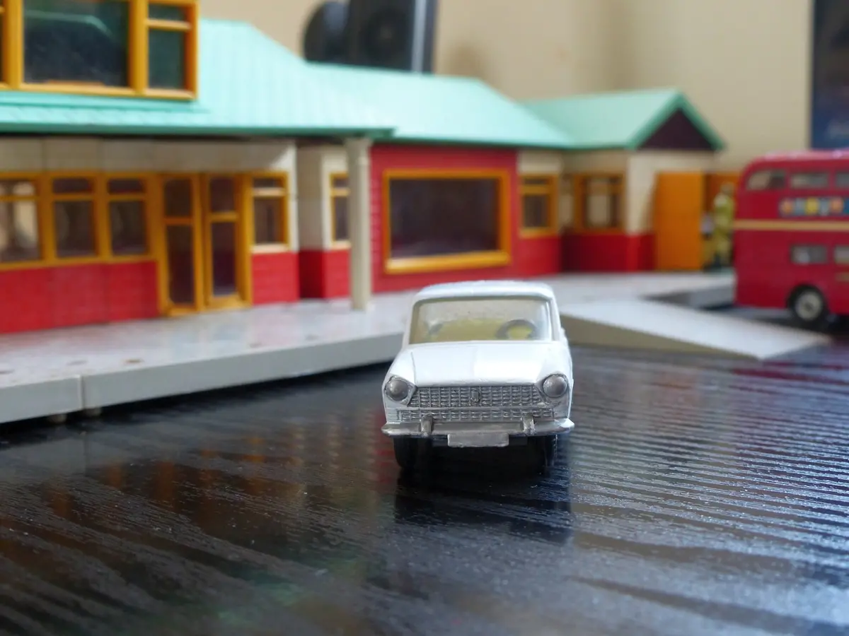 217 Fiat 1800 Rebuilt In White 1