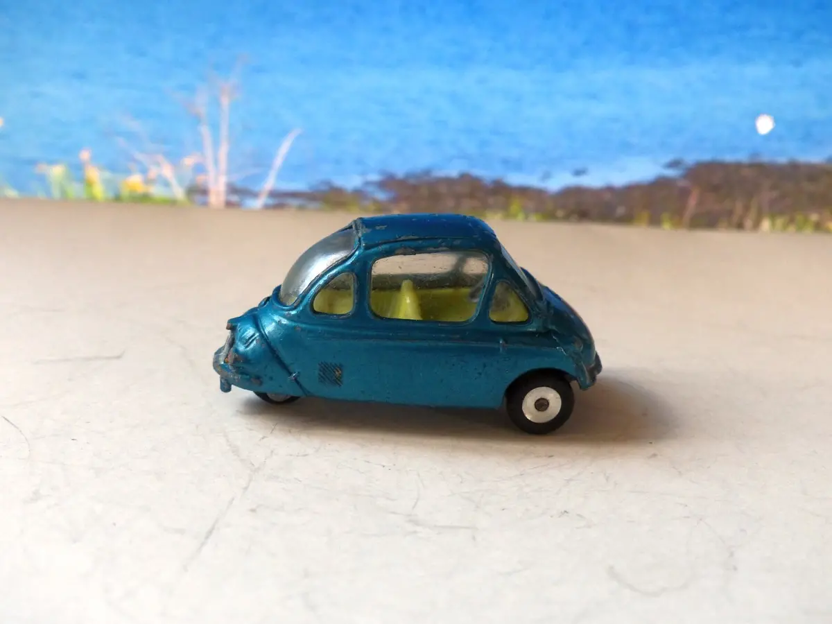 233 Heinkel Trojan Economy Car In Metallic Turquoise 1