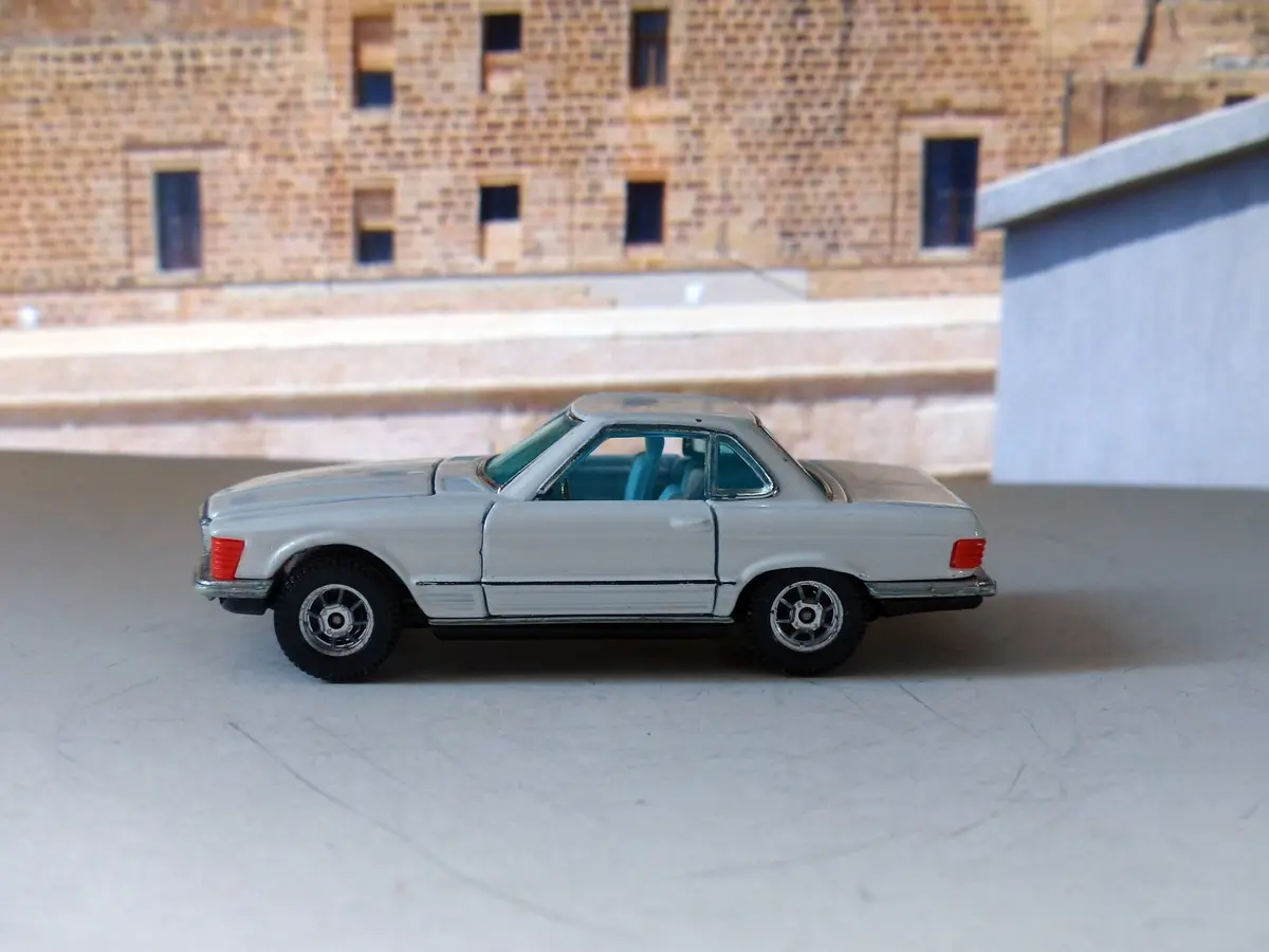 393 Mercedes-Benz 350Sl In White 2