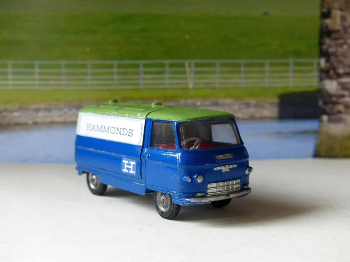 462 Commer 'Hammonds' Van 1