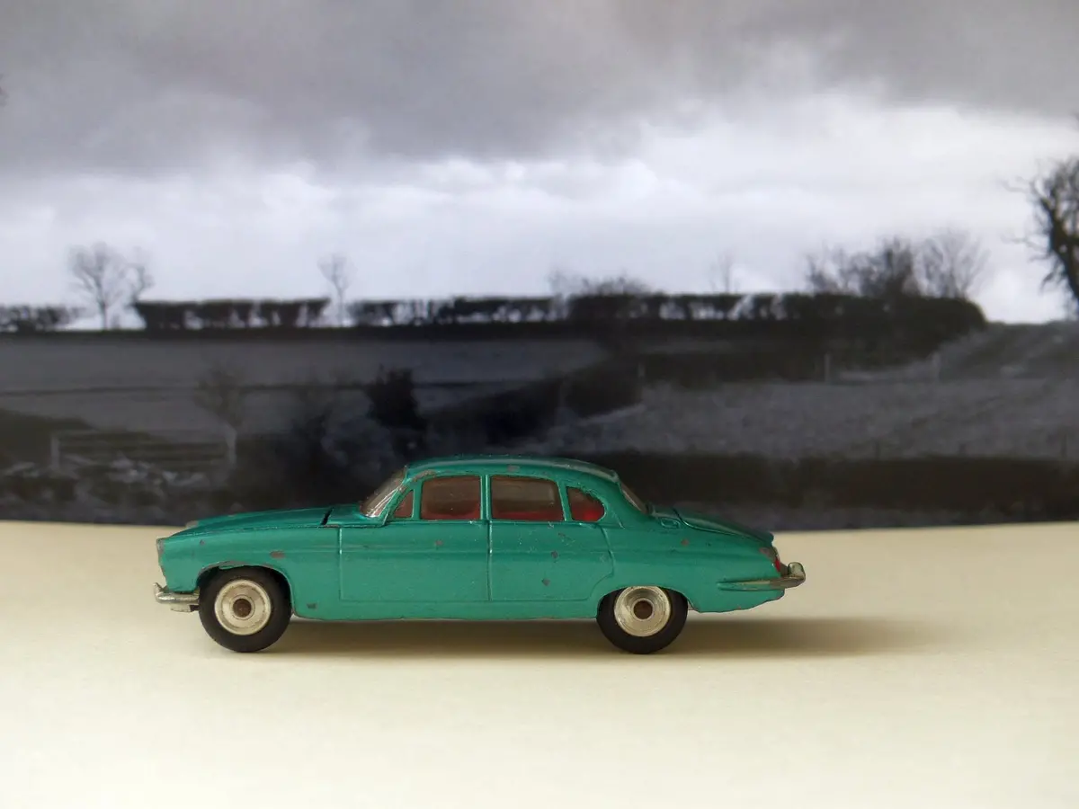 238 Jaguar Mk X In Metallic Green 1