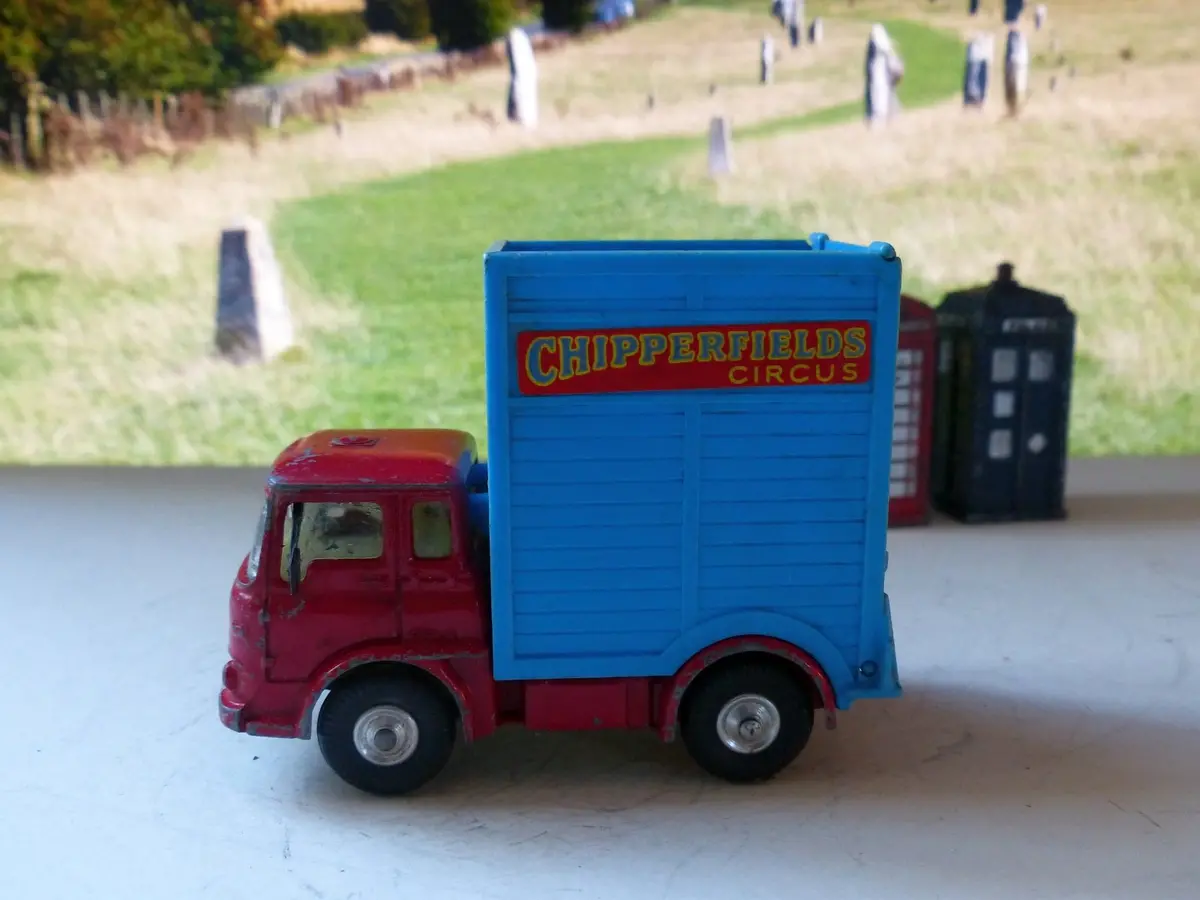 503 Chipperfields Circus Giraffe Transporter 1