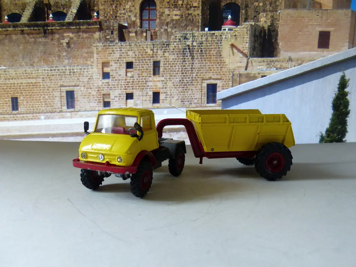 1145 Unimog With Gooseneck Dumper (1St Edition) 1