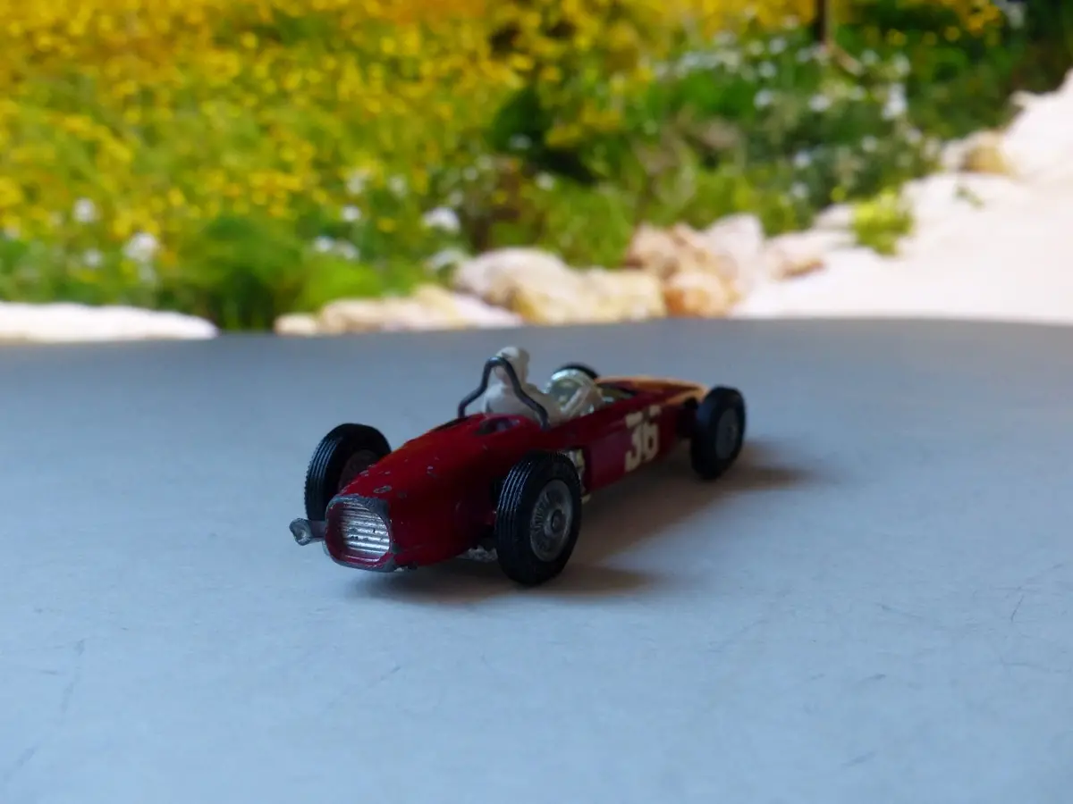 154 Ferrari F1 Racing Car 1