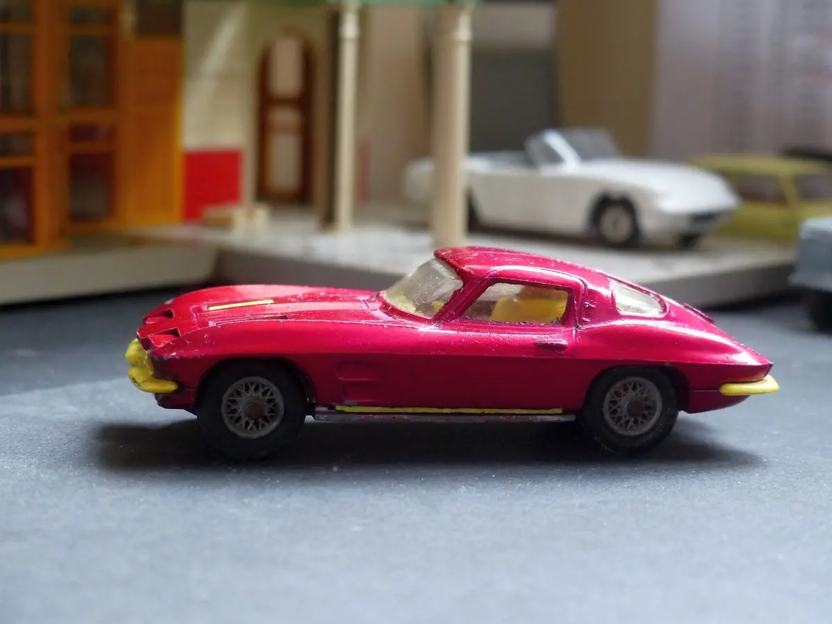 310 Chevrolet Corvette Sting Ray 1