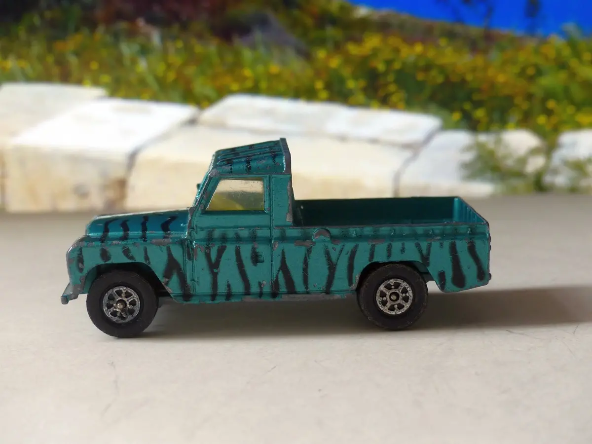 438 Land Rover 'Quake Up' Edition 1