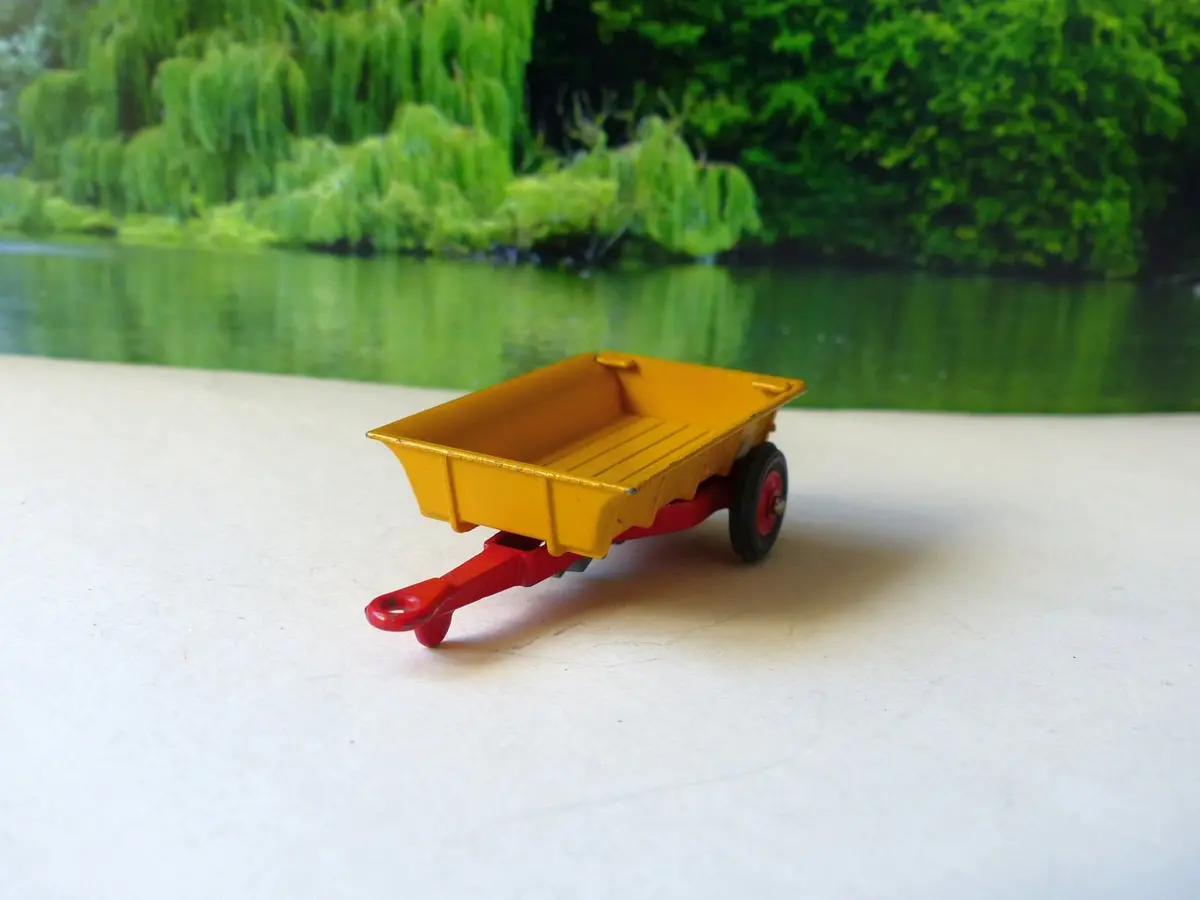 51 Massey Ferguson 30 Cwt Trailer 1