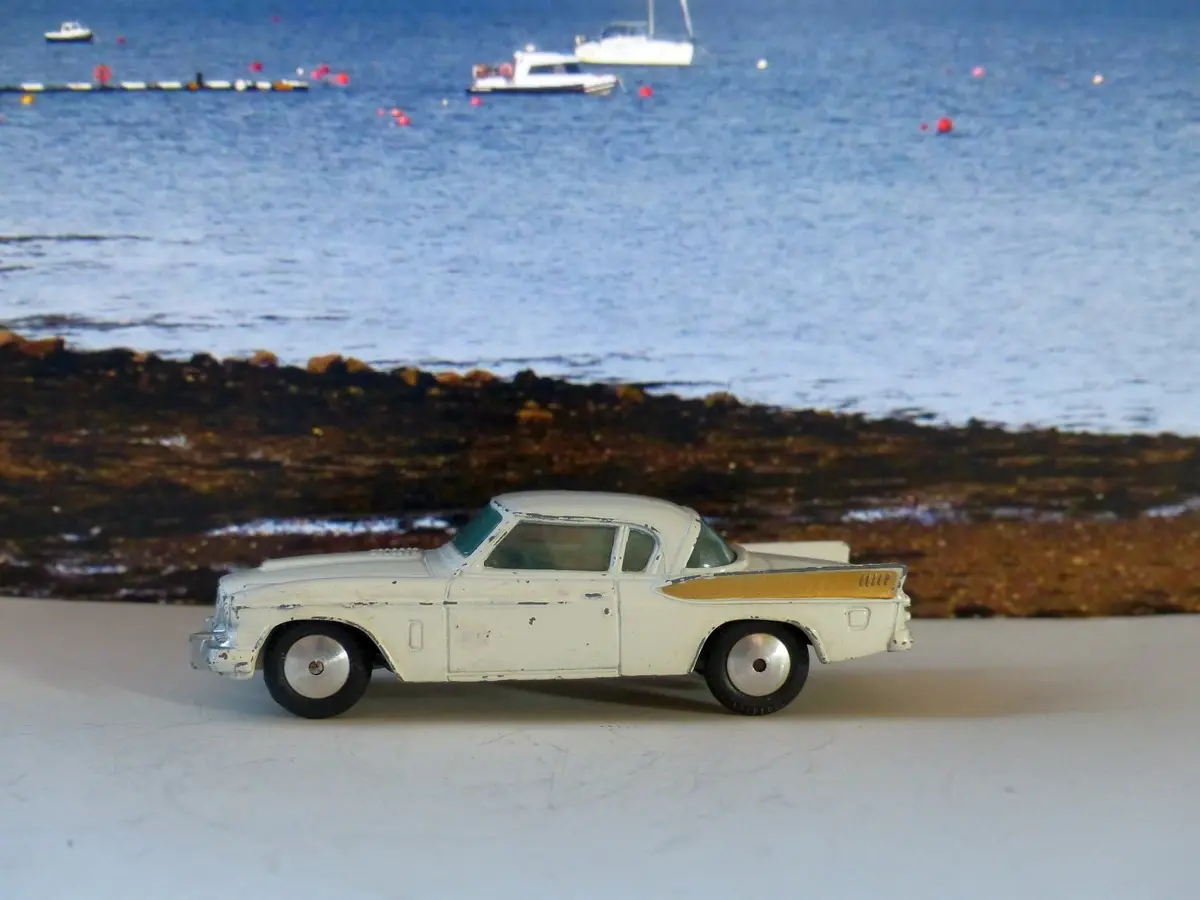 211M Studebaker Golden Hawk (1) 1