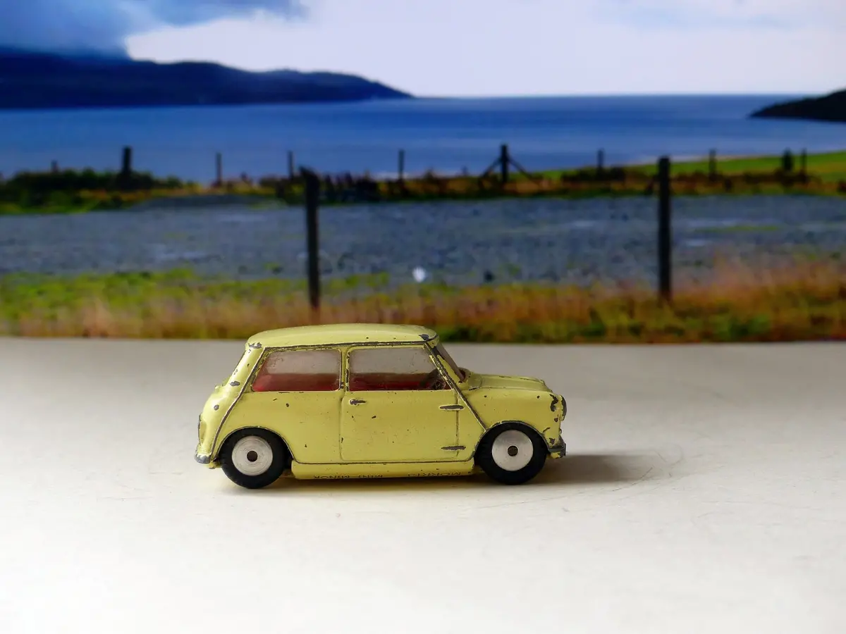 225 Austin Seven Pale Yellow On 226 Base 1