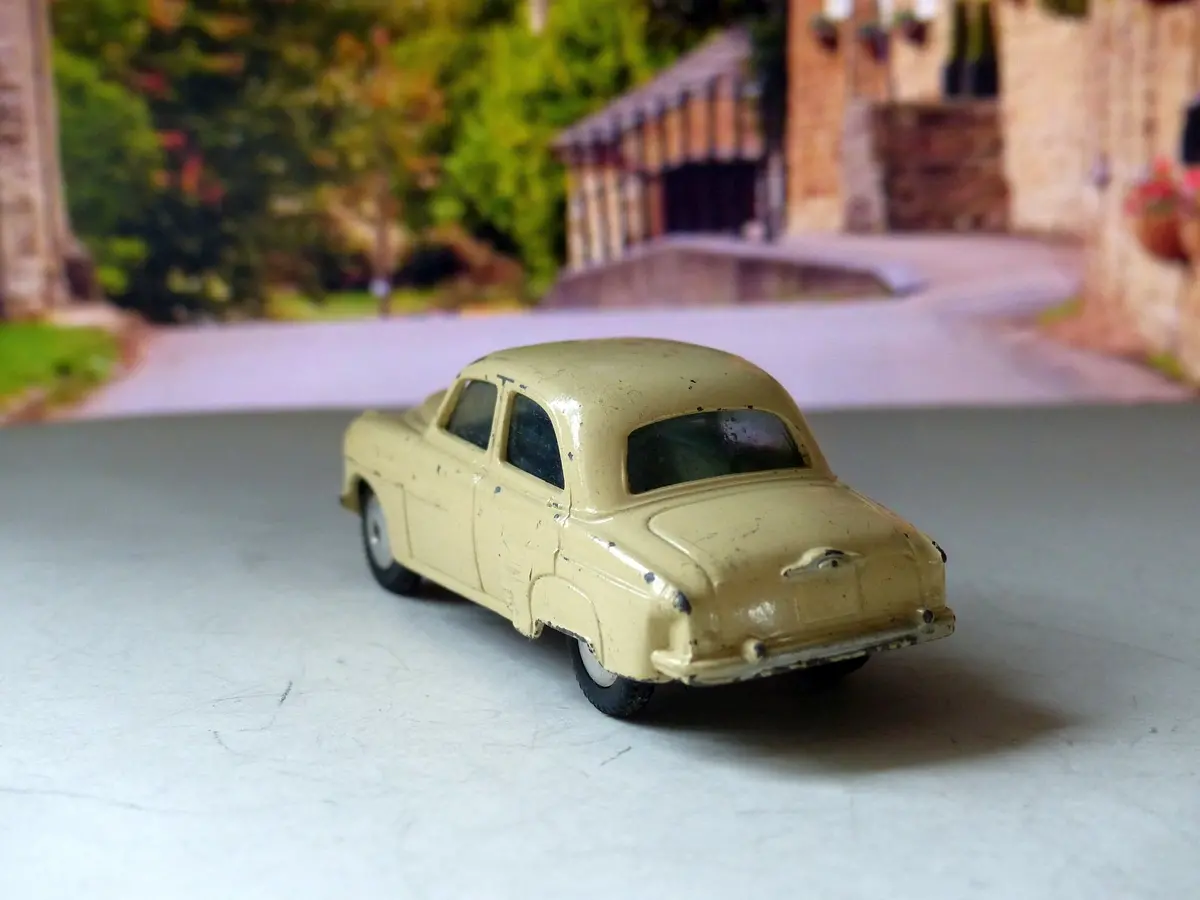 203 Vauxhall Velox In Cream 1