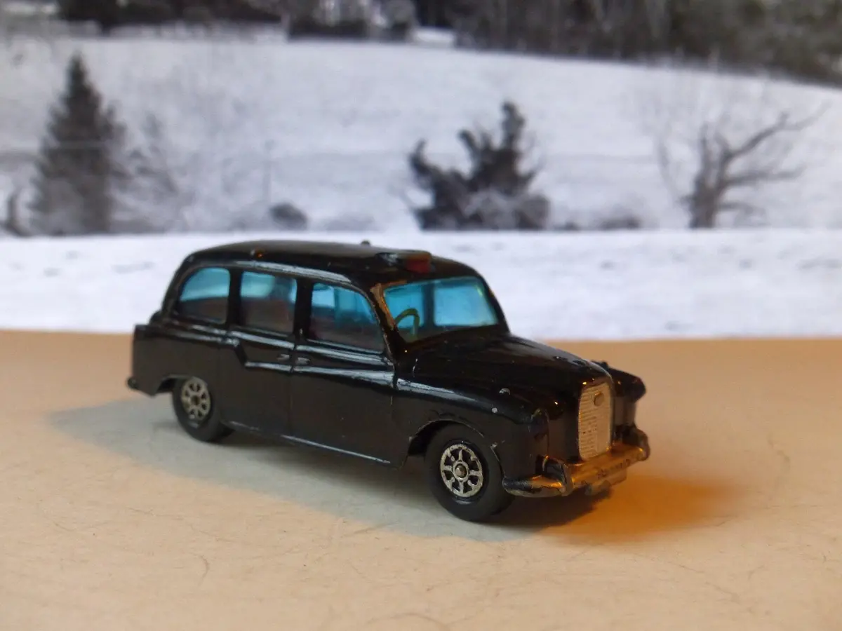 418 Austin Taxi With Red Interior And Tinted Windows 1