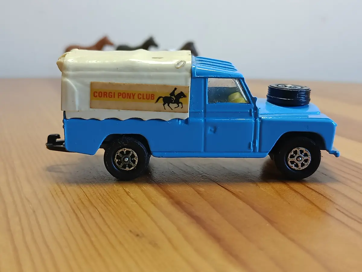 Gift Set 15 Pony Club Land Rover (4) 1