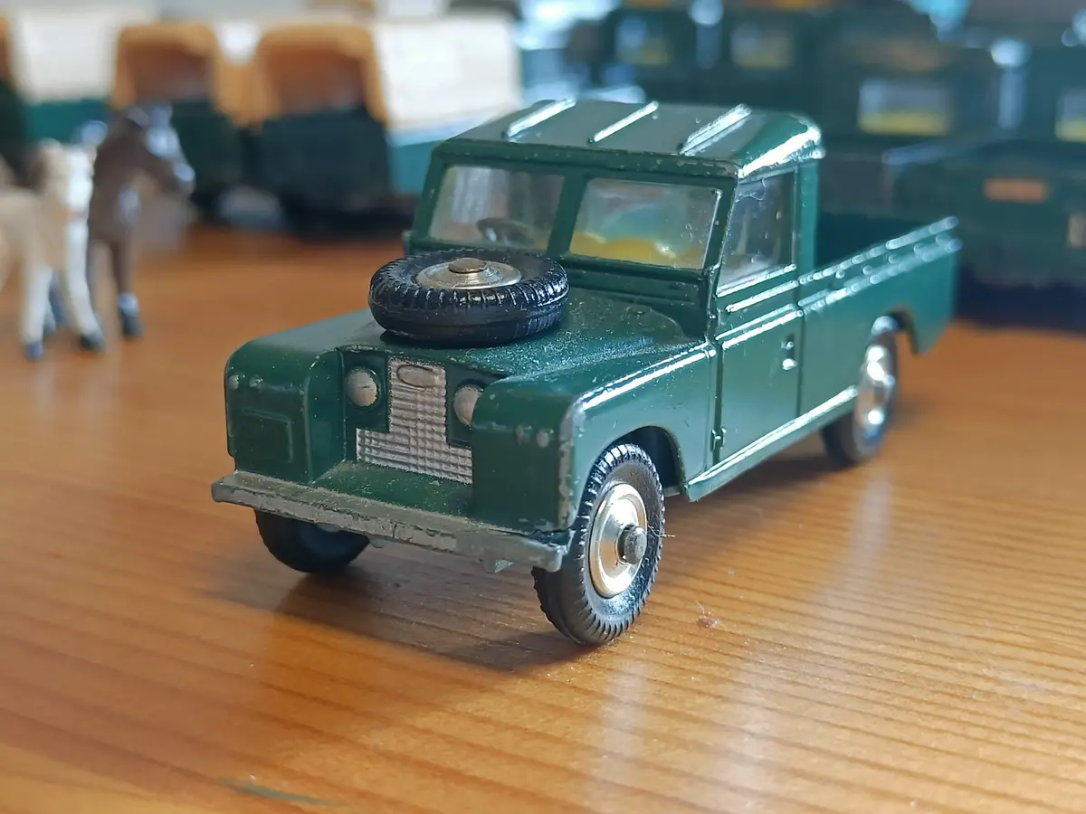 438 Land Rover In Deep Green 4 2