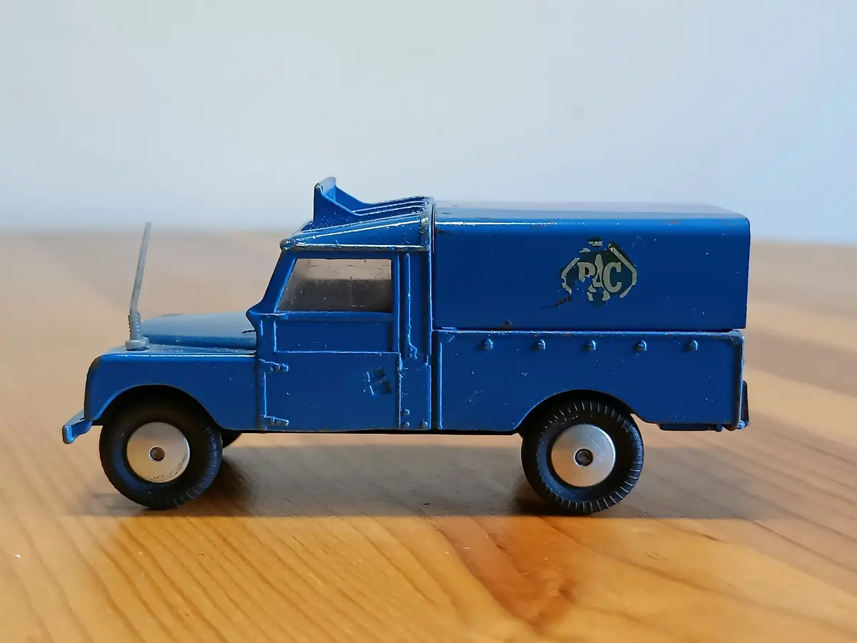 416 Rac Radio Rescue Land Rover 1 1