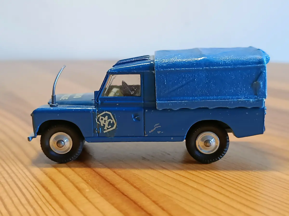 416S Rac Radio Rescue Land Rover 1 1
