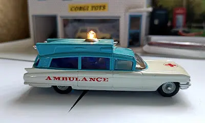 R437 Cadillac Superior Ambulance (Model Club Issue) 1