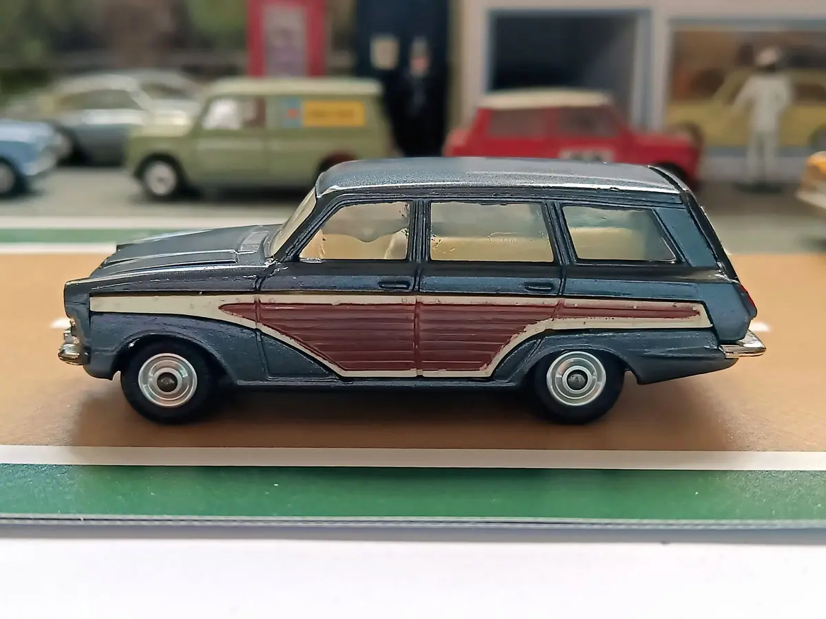 491 Ford Consul Cortina In Grey 1