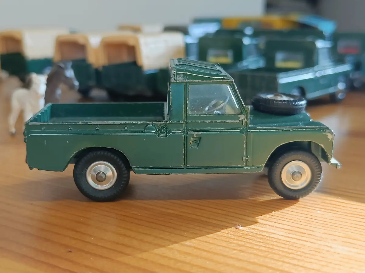 438 Land Rover In Deep Green 6 1