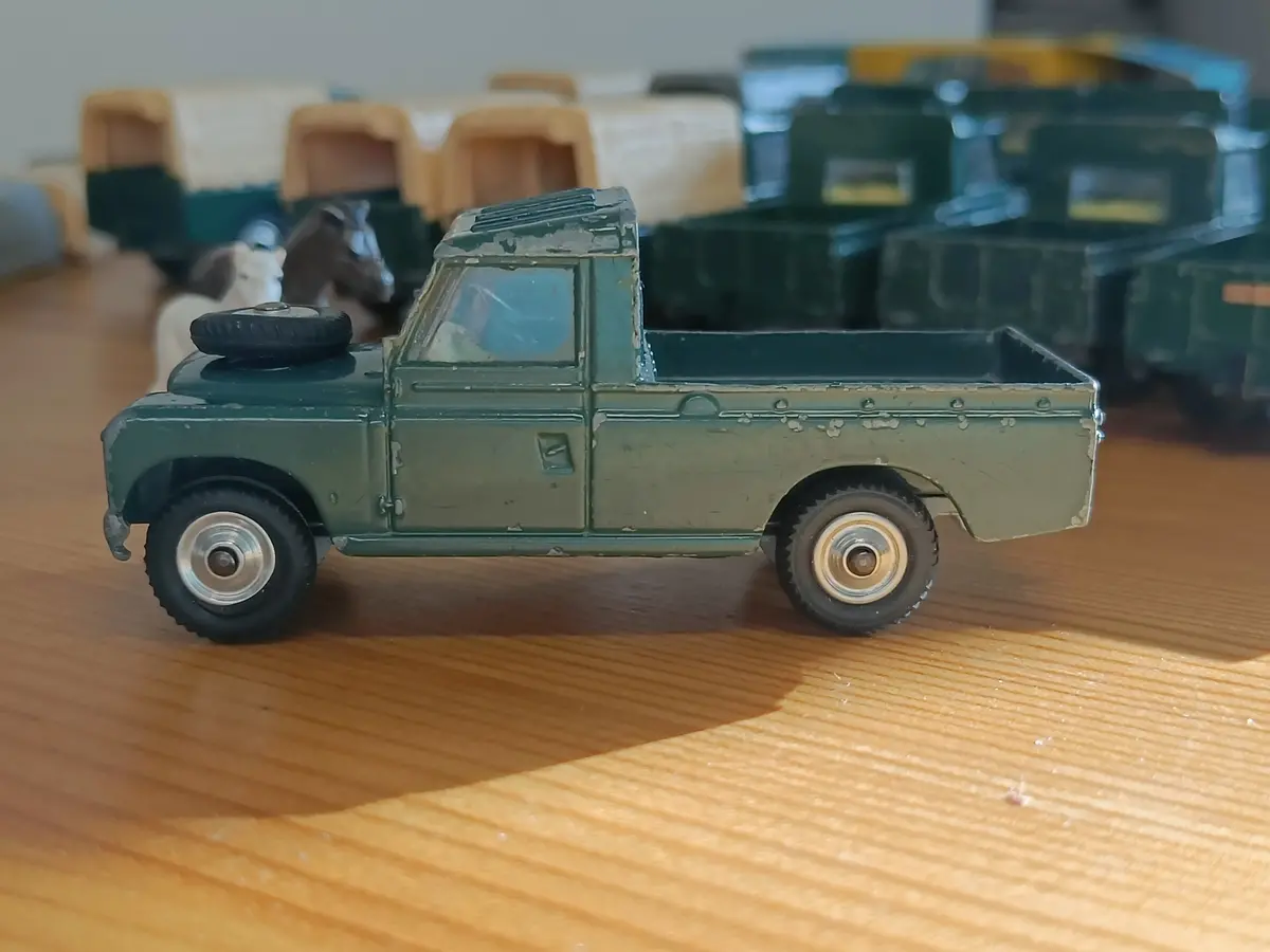 438 Land Rover In Deep Green 8 1